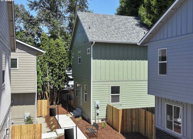 Property at 4805 SE Ina Ave, Milwaukie, OR 97267, 2 beds, 2.5 baths