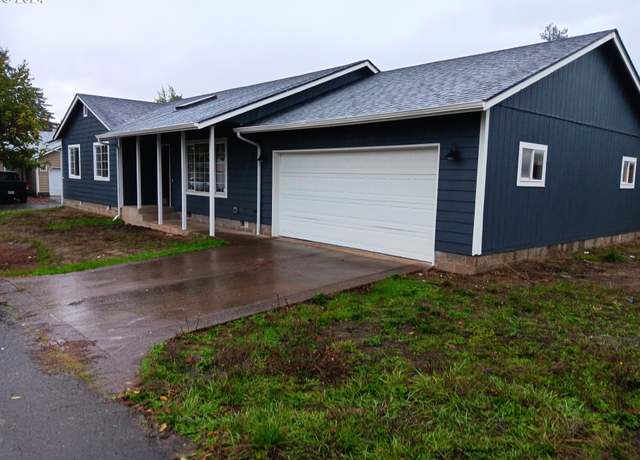 Property at 460 Boardwalk, Cottage Grove, OR 97424, 3 beds, 2 baths