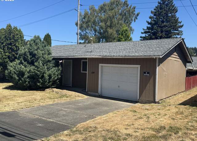 Property at 1114 N 1st Ave, Kelso, WA 98626, 3 beds, 1 bath