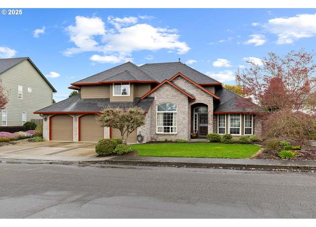 Property at 12507 NE 44th Ave, Vancouver, WA 98686, 4 beds, 2.5 baths