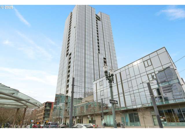 Property at 1075 NW Northrup St #1216, Portland, OR 97209, 1 bed, 1 bath