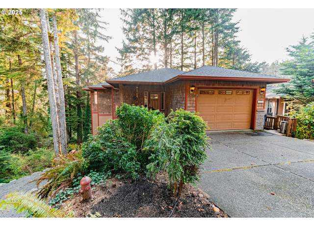 Property at 2278 NE Hotspur Ln, Lincoln City, OR 97367, 3 beds, 2.5 baths