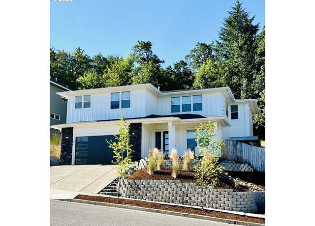Property at 818 Hawk Dr, Silverton, OR 97381, 4 beds, 2.5 baths