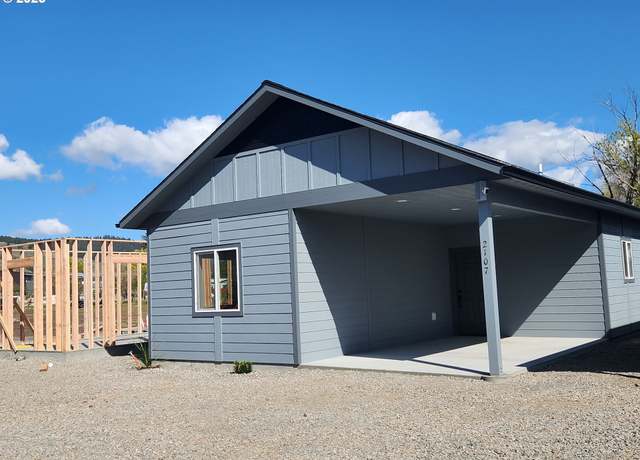 Property at 2107 True Ave, La Grande, OR 97850, 3 beds, 2 baths