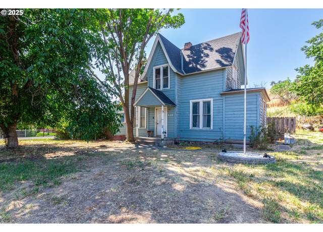 Property at 220 E Cannon St, Heppner, OR 97836, 4 beds, 2 baths