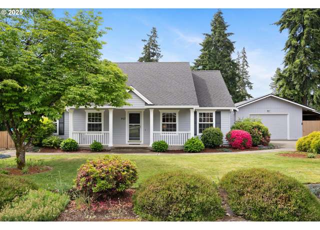 Property at 917 NE 10th Ave, Canby, OR 97013, 3 beds, 2 baths