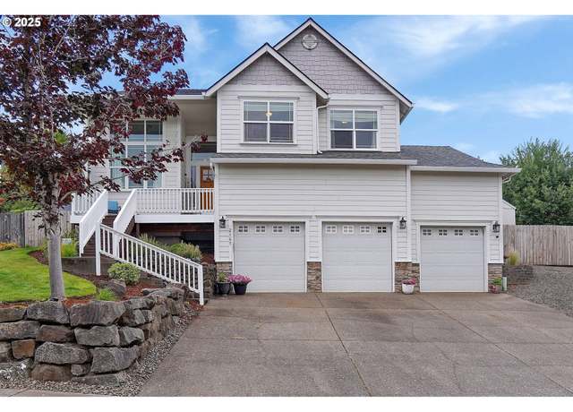 Property at 2165 Teakwood Ave, Salem, OR 97304, 4 beds, 2.5 baths