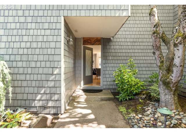 Property at 530 N Hayden Bay Dr, Portland, OR 97217, 3 beds, 3 baths