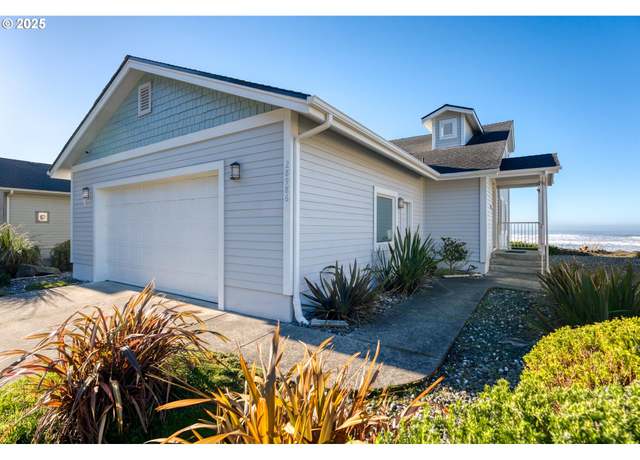 Property at 28986 Vizcaino Ct, Gold Beach, OR 97444, 3 beds, 2.5 baths