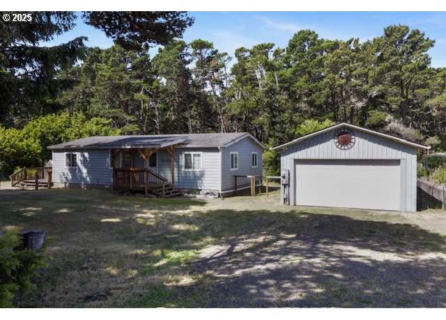 Property at 87624 Parkside Dr, Florence, OR 97439, 3 beds, 2 baths