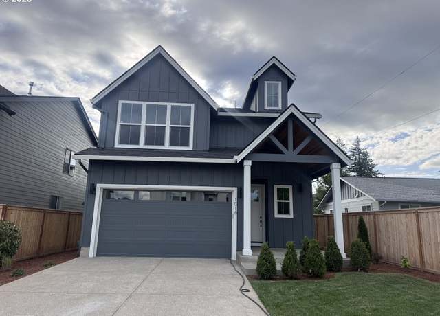 Property at 1018 NE 17th, Canby, OR 97013, 3 beds, 2.5 baths