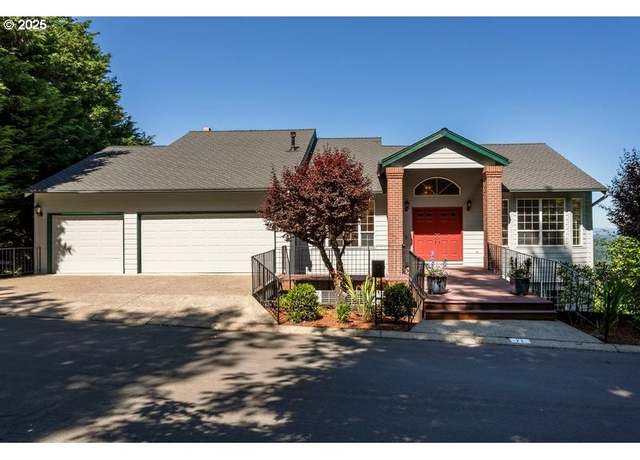Property at 71 Hidalgo St, Lake Oswego, OR 97035, 5 beds, 3 baths