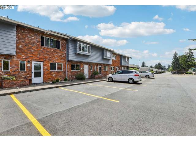 Property at 1763 NE 19th St, Gresham, OR 97030, 2 beds, 1.5 baths