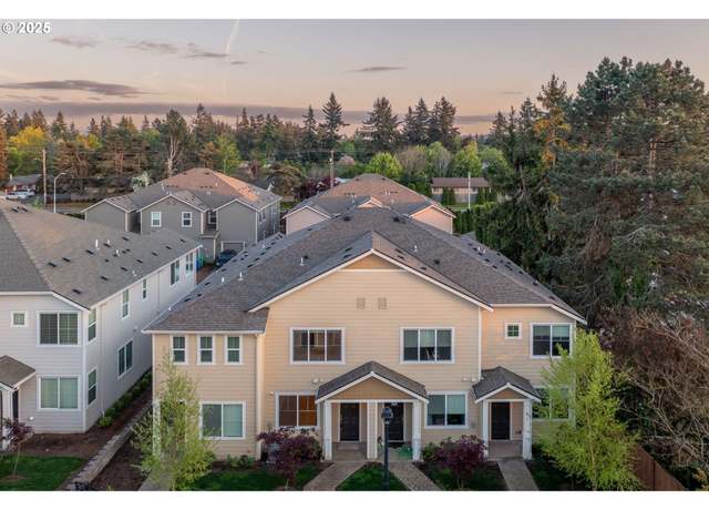 Property at 59 NE 134th Pl, Portland, OR 97230, 3 beds, 2.5 baths