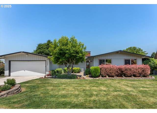 Property at 13807 NE Klickitat Ct, Portland, OR 97230, 4 beds, 3 baths