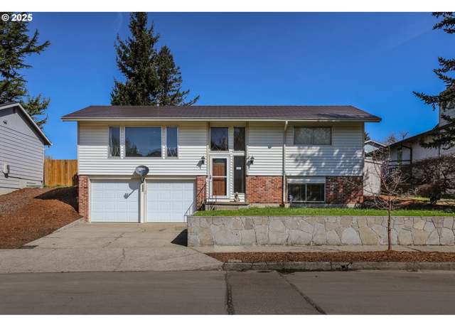 Property at 2085 NW 14th St, Gresham, OR 97030, 3 beds, 2 baths