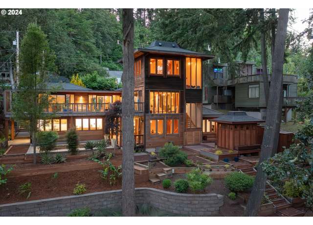 Property at 2275 Floral Hill Dr, Eugene, OR 97403, 3 beds, 3 baths