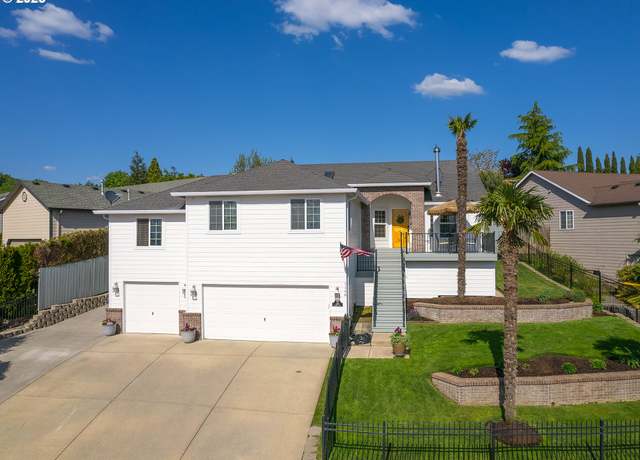 Property at 1146 Fairway Dr, Washougal, WA 98671, 5 beds, 4 baths