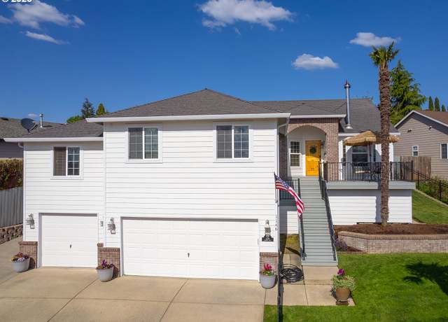 Property at 1146 Fairway Dr, Washougal, WA 98671, 5 beds, 4 baths