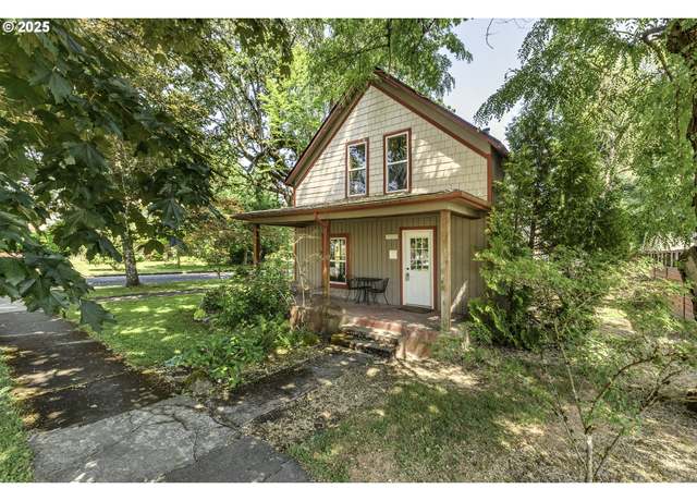 Property at 2403 15th Ave, Forest Grove, OR 97116, 4 beds, 1 bath