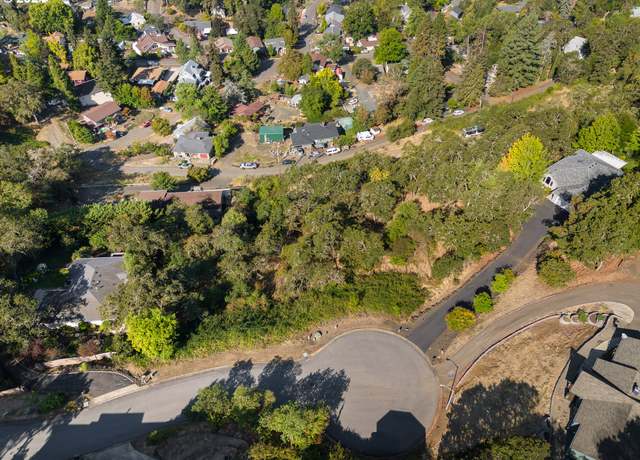 Property at 1397 SE Laurel Ct, Roseburg, OR 97470