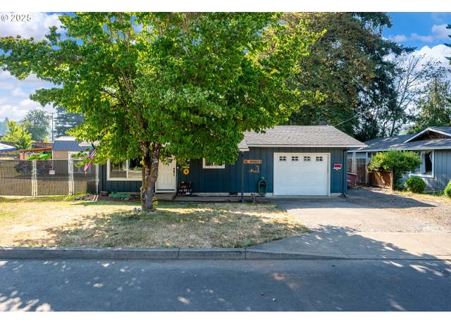 Property at 402 SW Ivy Rd, Estacada, OR 97023, 3 beds, 1.5 baths