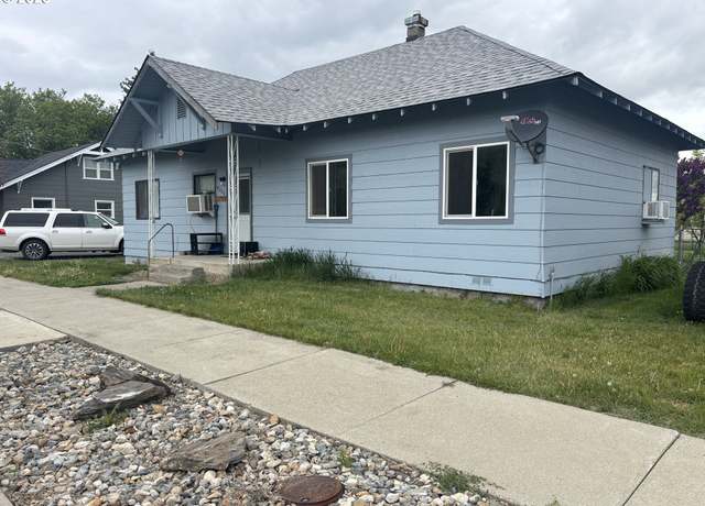 Property at 2200 Mitchell Ave, Baker City, OR 97814, 3 beds, 1 bath