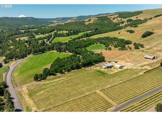 Property at 5073 Chenoweth Rd, The Dalles, OR 97058, 3 beds, 3 baths