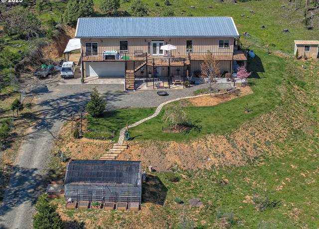 Property at 5067 Azalea Glen Rd, Glendale, OR 97442, 3 beds, 3.5 baths