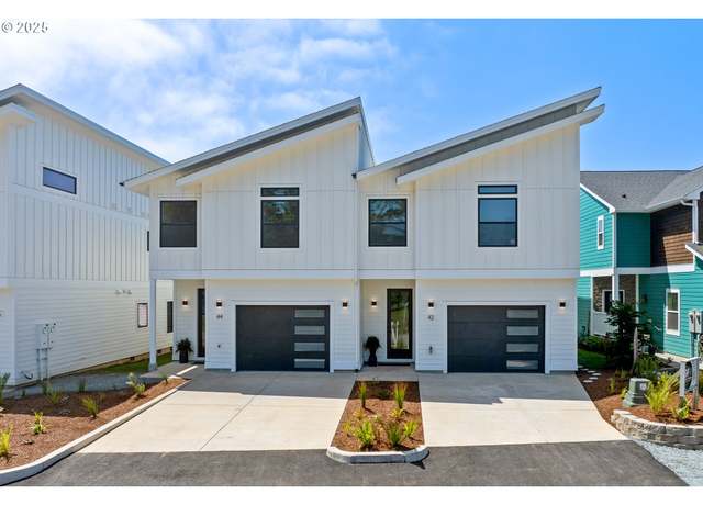 Property at 42 Washington St, Rockaway Beach, OR 97136, 6 beds, 6 baths