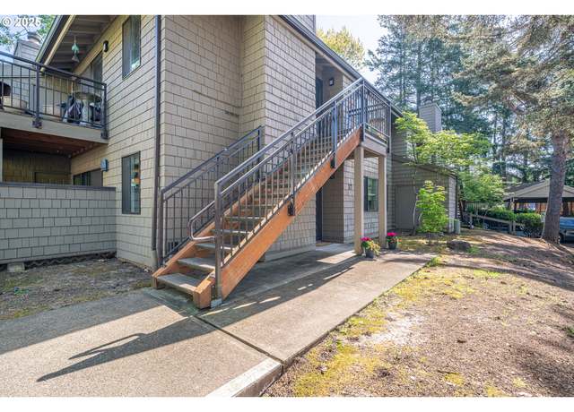 Property at 17 Crestfield Ct #17, Lake Oswego, OR 97035, 2 beds, 1 bath