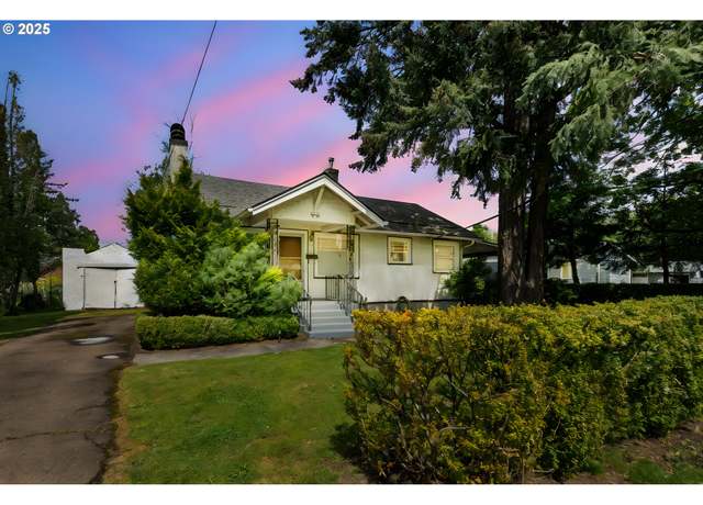 Property at 5617 SE Rural St, Portland, OR 97206, 3 beds, 1 bath