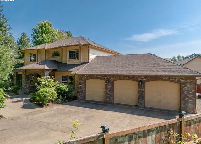 Property at 37310 Fawn Dr, Lebanon, OR 97355, 4 beds, 3 baths