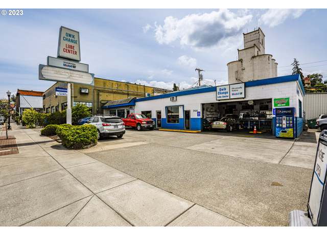 Property at 700 E 2nd St, The Dalles, OR 97058