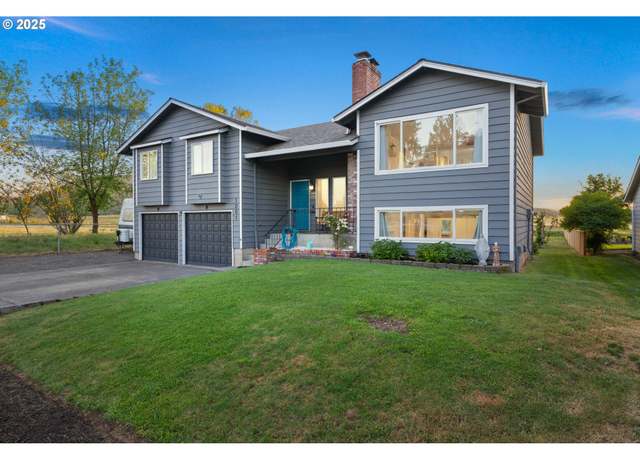 Property at 1201 SE Jacquelin Dr, Hillsboro, OR 97123, 4 beds, 3 baths