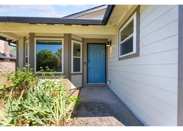 Property at 5030 NE Roselawn St, Portland, OR 97218, 3 beds, 2 baths