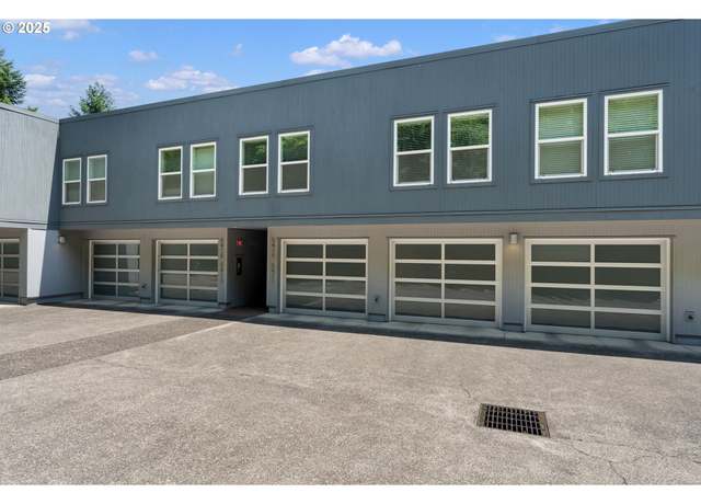 Property at 5417 S View Point Ter, Portland, OR 97239, 2 beds, 2.5 baths