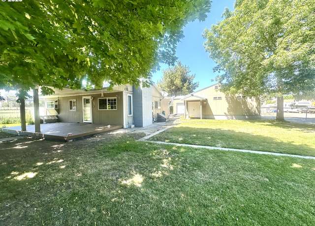 Property at 1920 Cliff St, Baker City, OR 97814, 4 beds, 2 baths