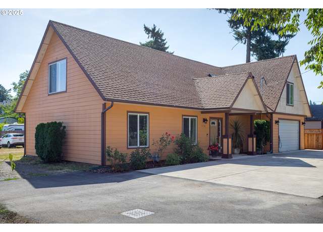 Property at 5530 SE 120th Ave, Portland, OR 97266, 4 beds, 3 baths