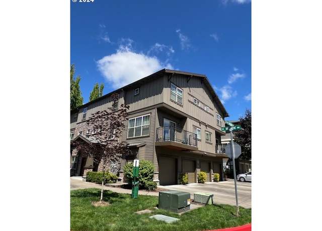 Property at 645 NE Garswood Ln, Hillsboro, OR 97006, 3 beds, 2.5 baths