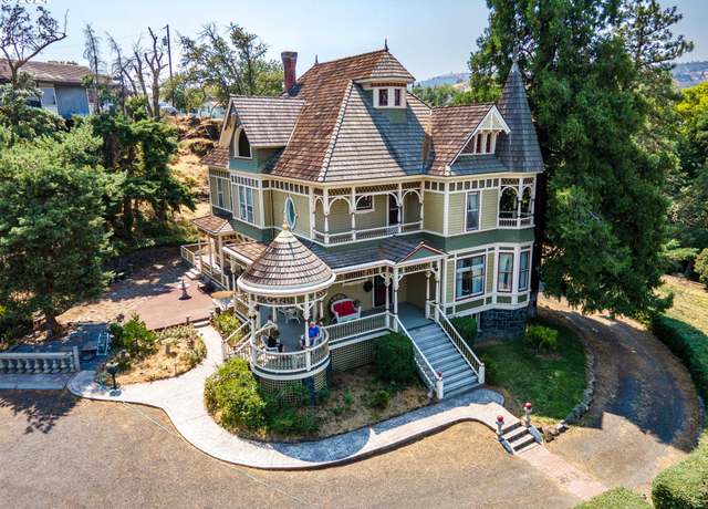 Property at 608 W 6th St, The Dalles, OR 97058, 7 beds, 4.5 baths