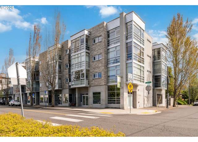 Property at 910 SE 42nd Ave #270, Portland, OR 97215, 1 bed, 1 bath