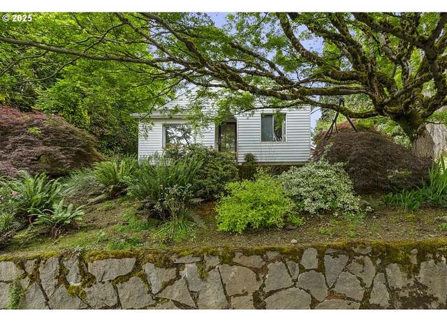 Property at 3712 SE 32nd Ave, Portland, OR 97202, 2 beds, 1 bath