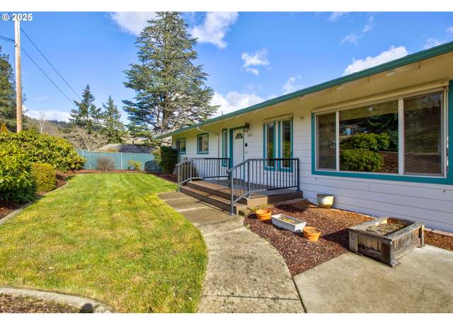 Property at 1929 NW Lynwood St, Roseburg, OR 97471, 4 beds, 2 baths