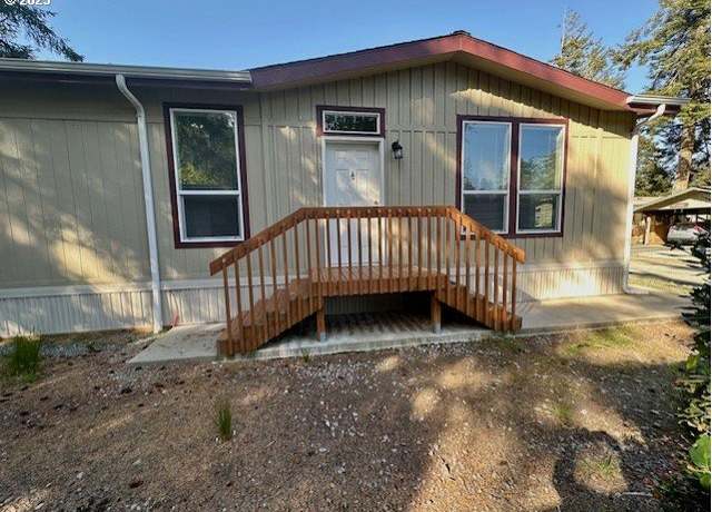 Property at 520 Shorepines Pl, Coos Bay, OR 97420, 2 beds, 2 baths