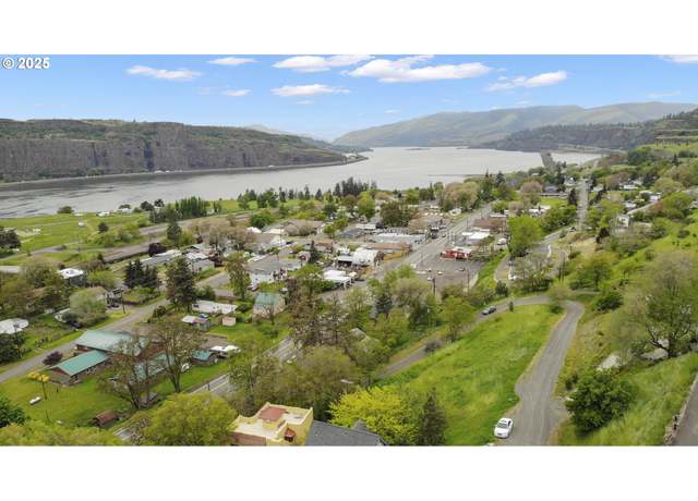 Property at 718 Klickitat St, Lyle, WA 98635