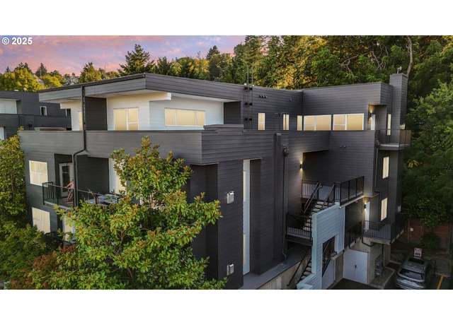 Property at 610 S Nevada St Unit G, Portland, OR 97219, 2 beds, 2.5 baths