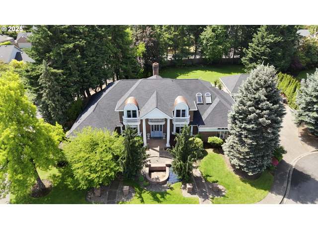 Property at 1564 Regency Dr, Eugene, OR 97401, 5 beds, 3.5 baths