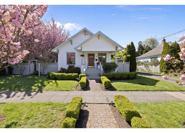 Property at 427 NE 3rd Ave, Hillsboro, OR 97124, 2 beds, 2 baths