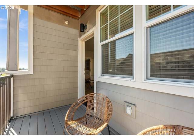 Property at 17149 SW Snowdale St #203, Beaverton, OR 97007, 3 beds, 2 baths